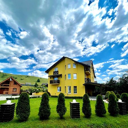 Arnica Hotel Ясиня Екстериор снимка