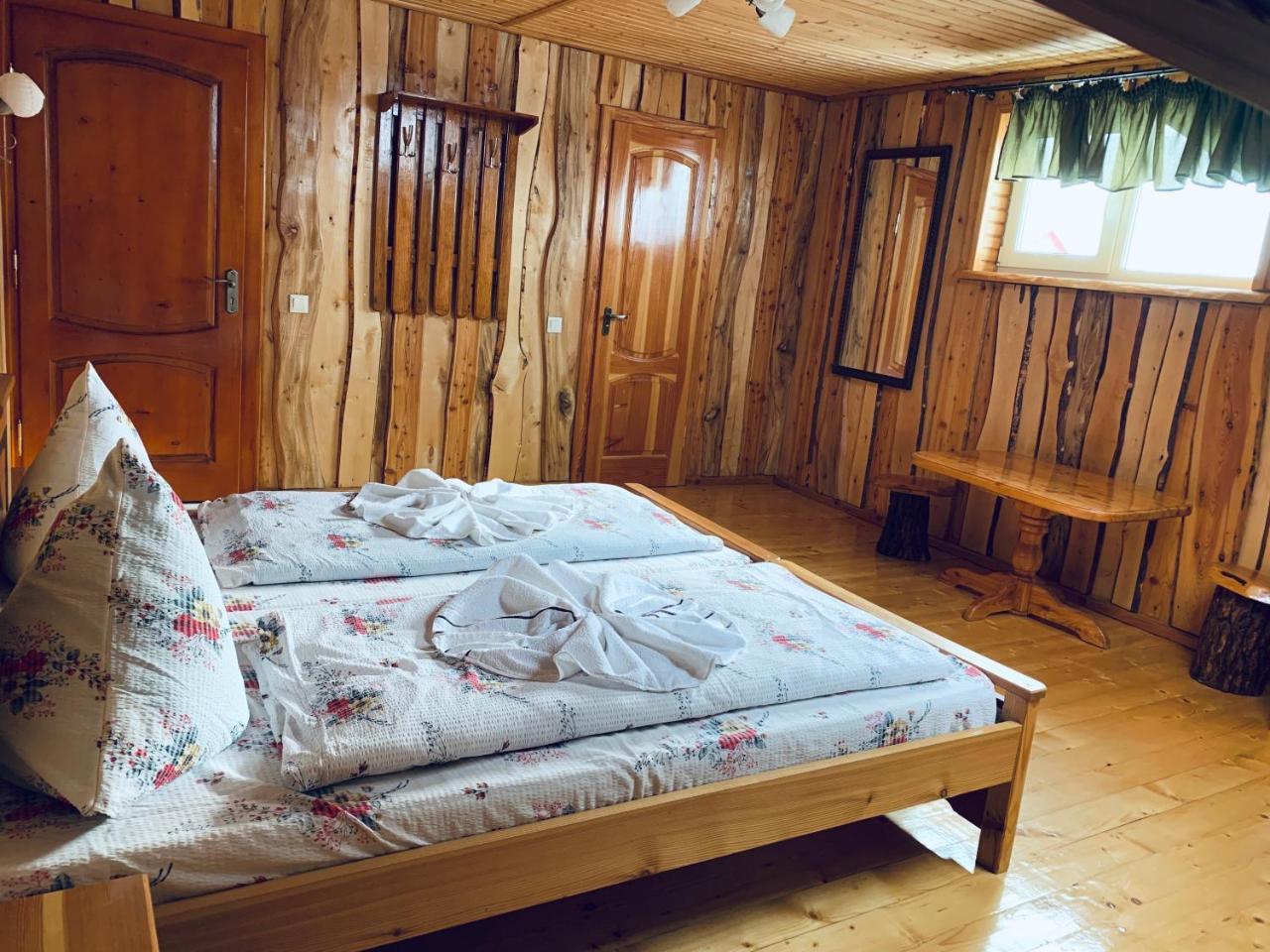 Arnica Hotel Ясиня Екстериор снимка